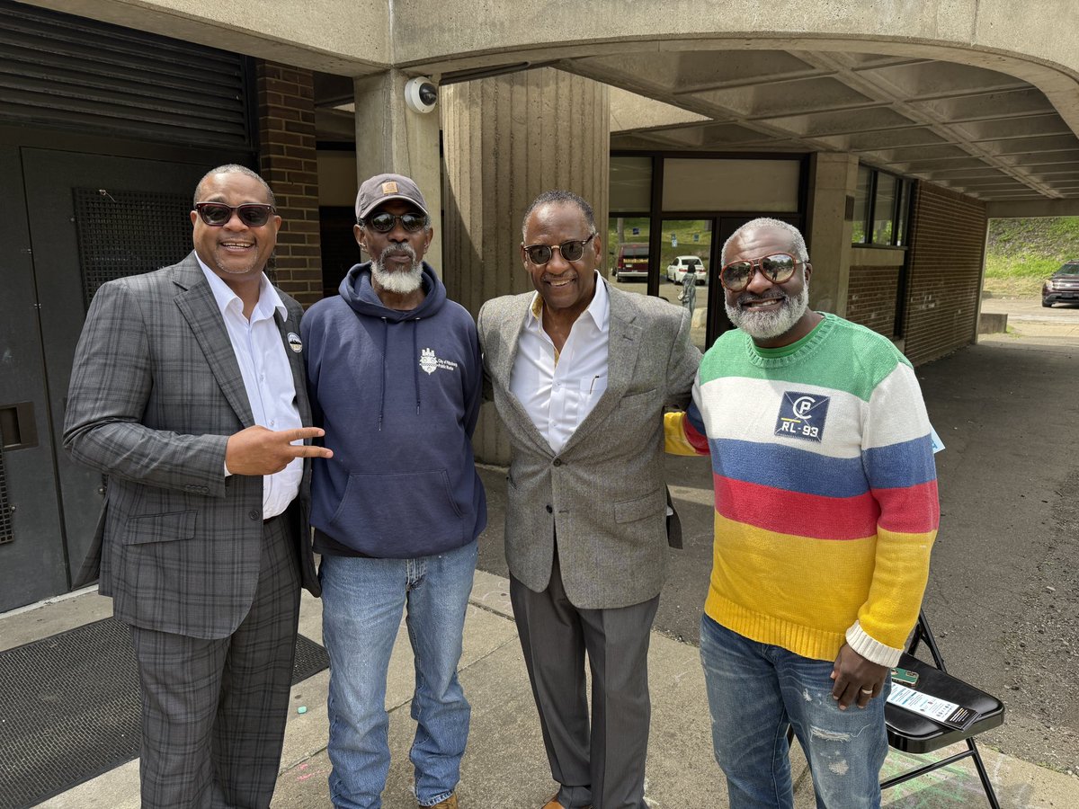 gainey_ed's tweet photo. From East Liberty to Homewood to East Hills, it’s time to get out and vote for a Pittsburgh for all!

Together we are building a city where everyone can thrive. But first, we need to win this race.

Make your plan to vote at https://t.co/fd2tEQPevI and then text 3 friends too! https://t.co/P27dBqJFJP