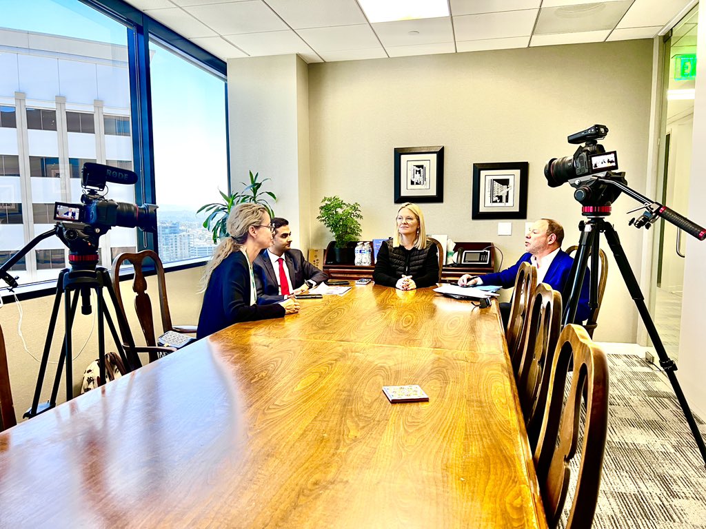 ChrisBrakePhoto's tweet photo. Just another day in the office. 🤪 Shooting some corporate video interviews at CBIZ Forensic
Consulting Group, LLC #corporatevideo #interviewvideo #cbiz #sandiego #california #chrisbrakephotovideo https://t.co/KYPCsvc7yl
