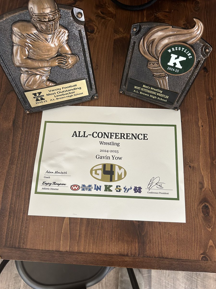 Gavin_yow_'s tweet photo. Thankful to be selected as “Most Outstanding Lindbacker” and “Most Outstanding Wrestler” as well as All Conference in football and Wrestling! 

@ALBrownFootball @CoachJHardin16 @Coach_Blackk4  @Gm4Sports @coach_spry https://t.co/TGKb89EjKG