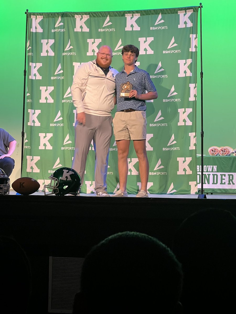 Gavin_yow_'s tweet photo. Thankful to be selected as “Most Outstanding Lindbacker” and “Most Outstanding Wrestler” as well as All Conference in football and Wrestling! 

@ALBrownFootball @CoachJHardin16 @Coach_Blackk4  @Gm4Sports @coach_spry https://t.co/TGKb89EjKG