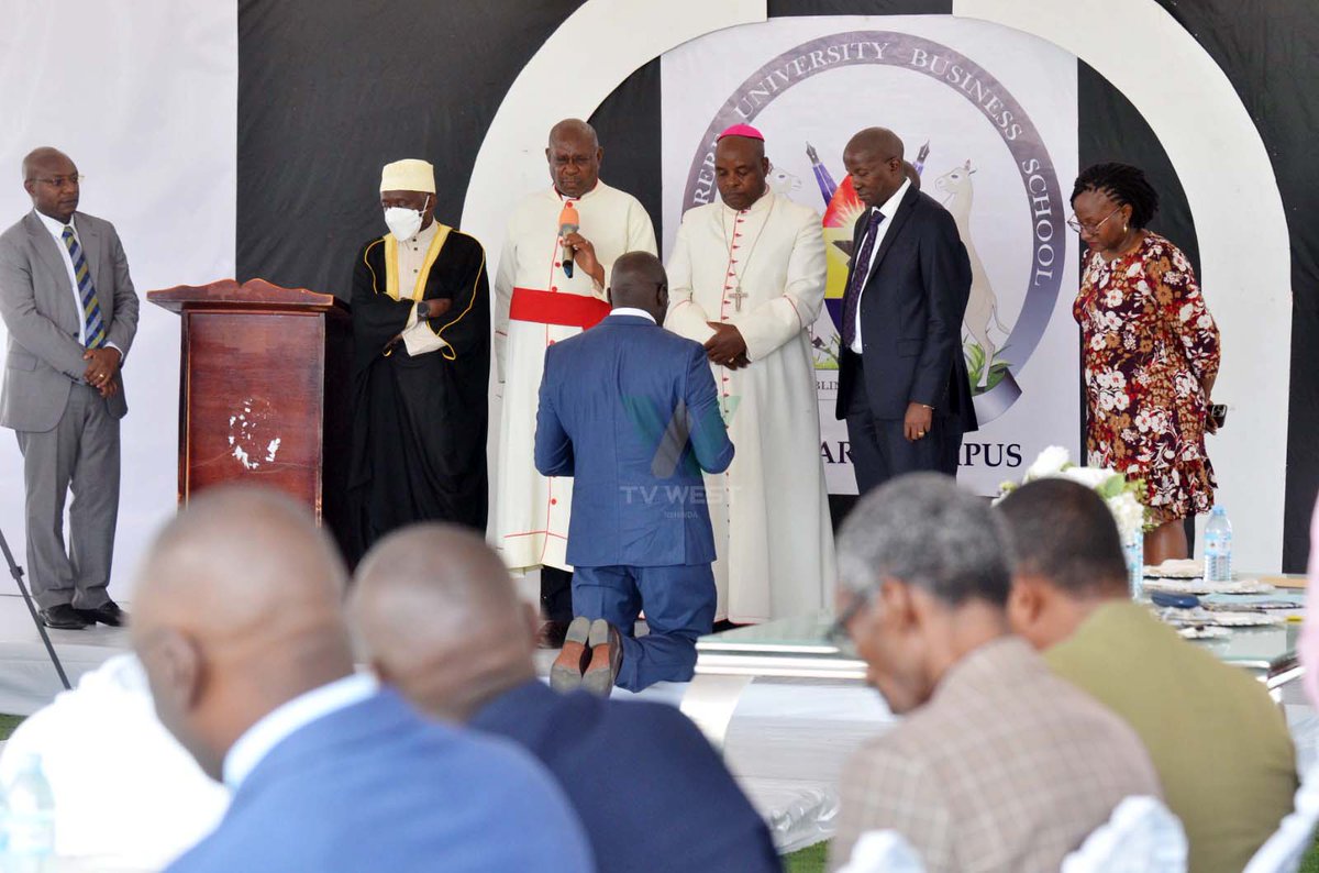USJM_Official's tweet image. #UPDATE: Today our Vice Chancellor Rev. Fr. Dr. Deus Karemire joined hundreds of invited Guests for the inauguration of Prof. Richard Akisimire as the new elected Director of @MUBSMbarara Campus.
The event was attended by many stakeholders including business community and Clergy.