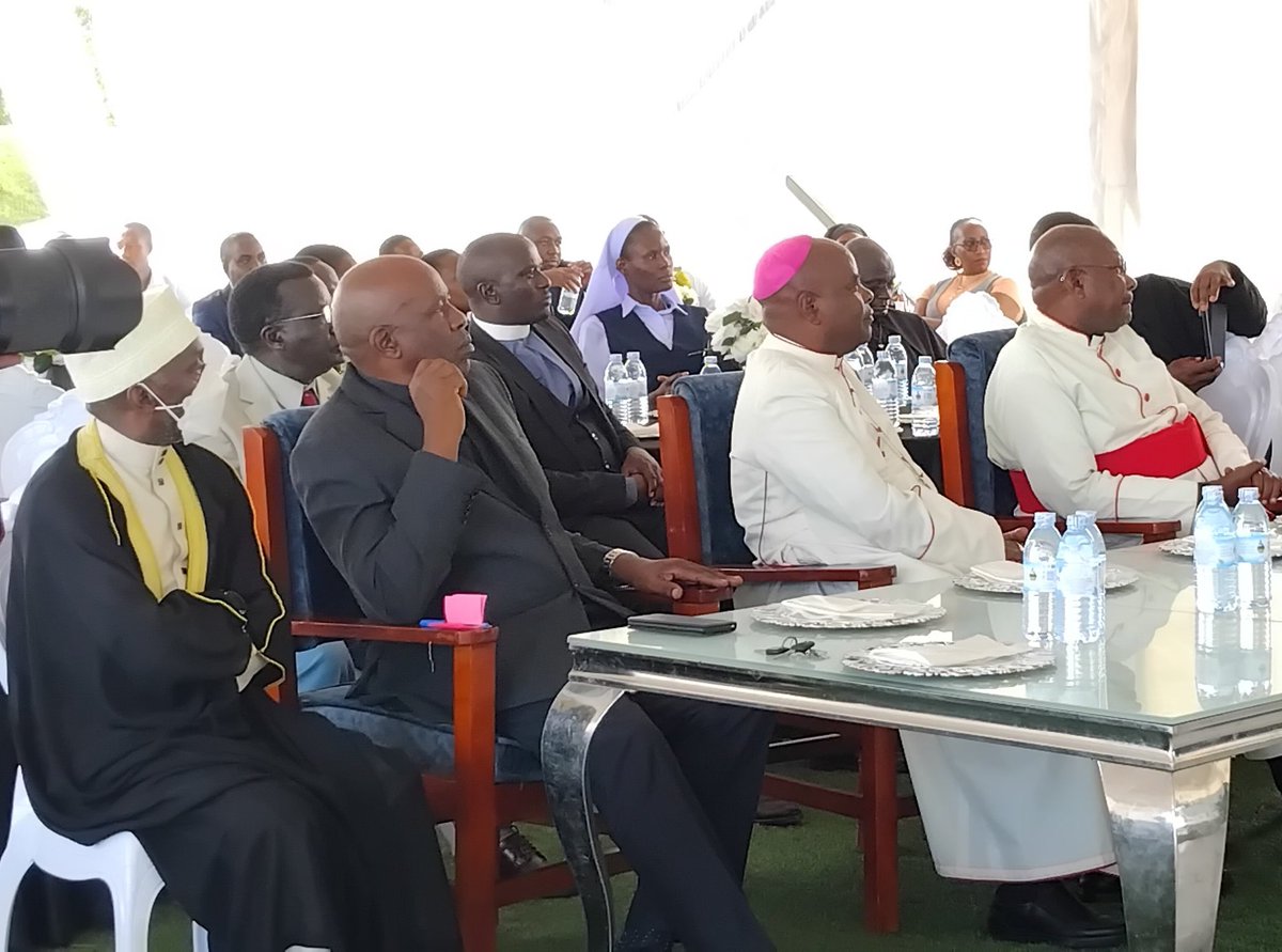USJM_Official's tweet image. #UPDATE: Today our Vice Chancellor Rev. Fr. Dr. Deus Karemire joined hundreds of invited Guests for the inauguration of Prof. Richard Akisimire as the new elected Director of @MUBSMbarara Campus.
The event was attended by many stakeholders including business community and Clergy.
