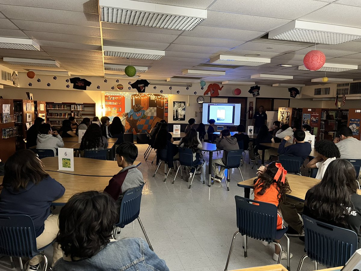 @wiggsmslibrary (@wiggsmslibrary) on Twitter photo ๐ช๏ธBrad Montgomery, the Chief Meterologist from KFOX, stopped by #Wiggs to talk to #Wolverines about how weather maps work, as well as about hurricanes, tornadoes and earthquakes.โ๏ธ ๐ช๏ธBrad Montgomery, the Chief Meterologist from KFOX, stopped by #Wiggs to talk to #Wolverines about how weather maps work, as well as about hurricanes, tornadoes and earthquakes.โ๏ธ