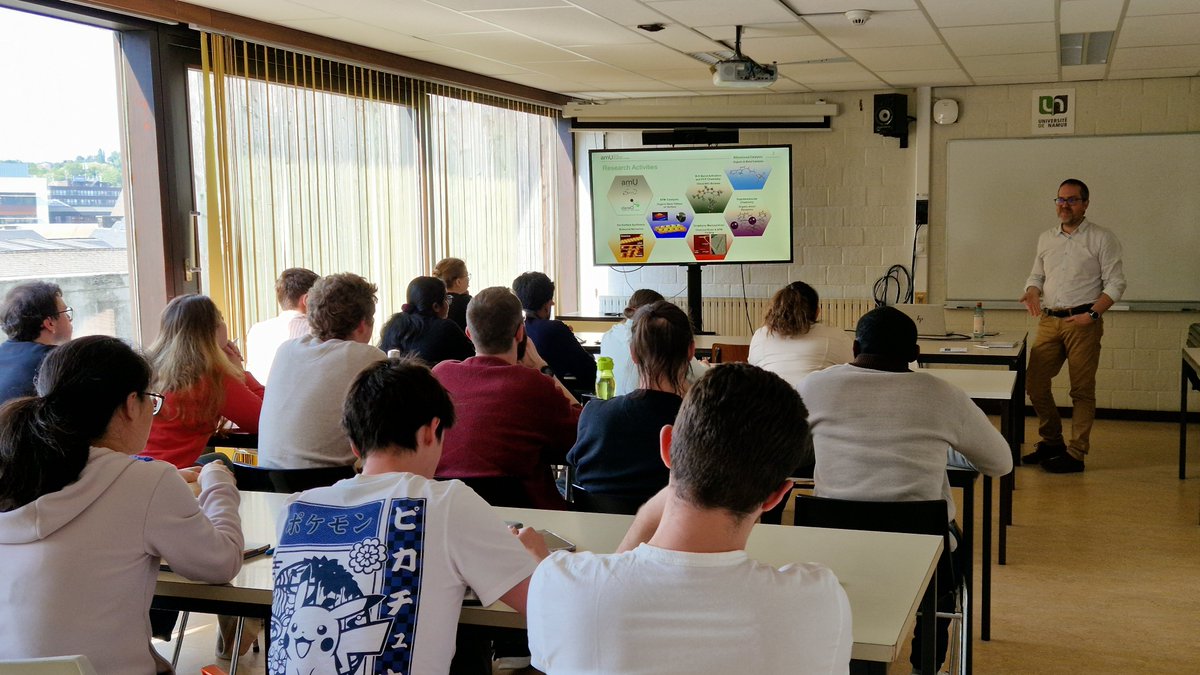 Many thanks Prof <a href="/OChuzel/">Olivier Chuzel</a> for your great lecture on "AFM catalysis and boron macrocycles and anion receptors" and for the nice discussions today at the <a href="/UNamur/">UNamur</a> chemistry department🧪!  Next lecture tomorrow at <a href="/uclouvain/">uclouvain</a> with <a href="/OlivierRiant/">TeamRiant</a> as host.🗓️