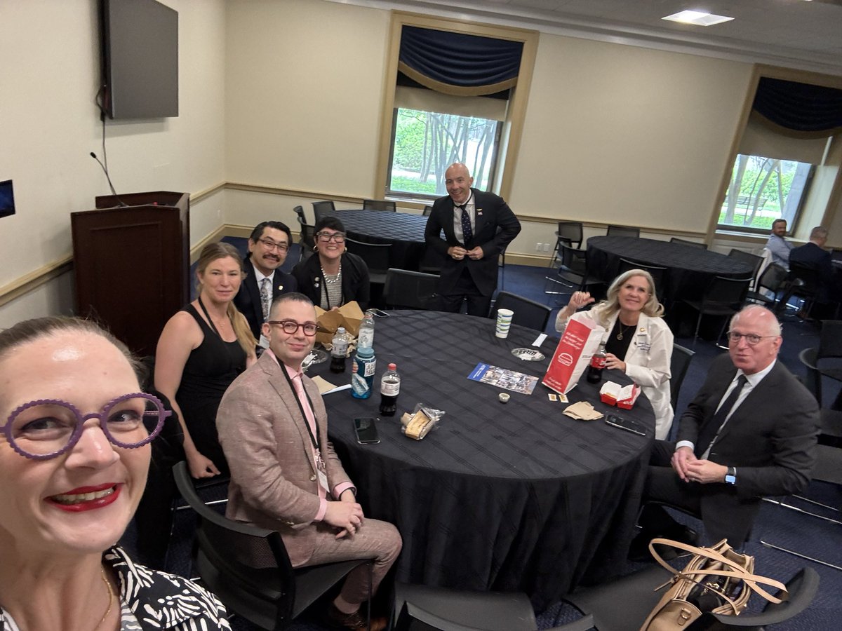 DC_cjmwilliams's tweet photo. CA RadOncs letting me nerd-up their lunch hour. #ASTRO_org #ROCR https://t.co/0udWOA4IME