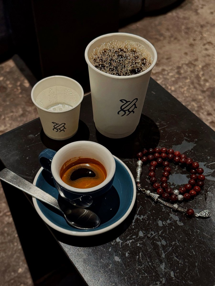 " رحت قبل الكل يدلي فالكلام بدلوه 
وجيتني ، يوم أسترح قلبي ونامت عيني 

وقّف لحالك على أطلال الليال الحلوه 
أنت ماحبيتني .. حبيت نفسك فيني ".