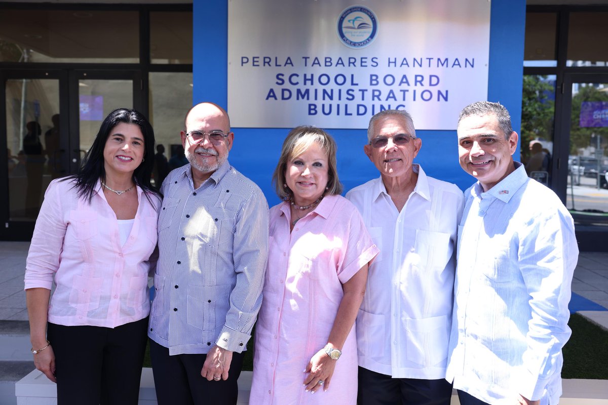 All of us, former region superintendents from the North. Dr. Marcos Moran a great mentor to me headed the line up. A special day today honoring Perla Tabares Hantman. ⁦<a href="/MDCPS/">Miami-Dade Schools</a>⁩