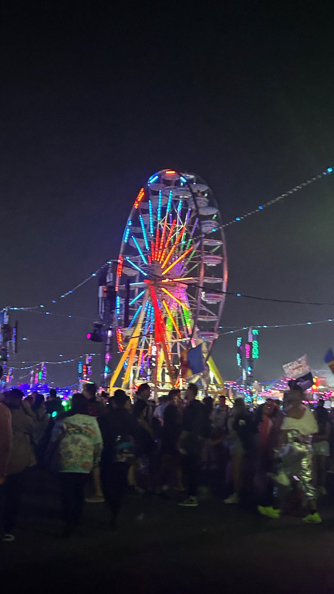 emoprincessofny's tweet photo. The last night at EDC I was SO tired, I pretty much crashed, lol. But it was worth it. The atmosphere, the vibes, the people. I truly do love the raving community! PLUR. π€π«Άπ½ #EDCLV2025 #EDCLasVegas #RavingCommunity https://t.co/MKqG0Suedz