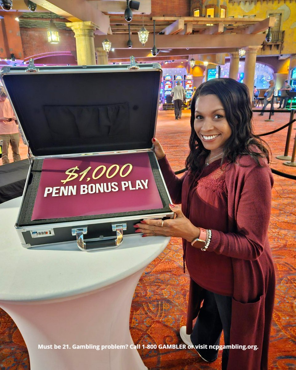 Kimalee was called in our Take It or Leave it drawing and opened the $1,000 PENN Bonus Play suitcase! 💼 Congratulations! 👏