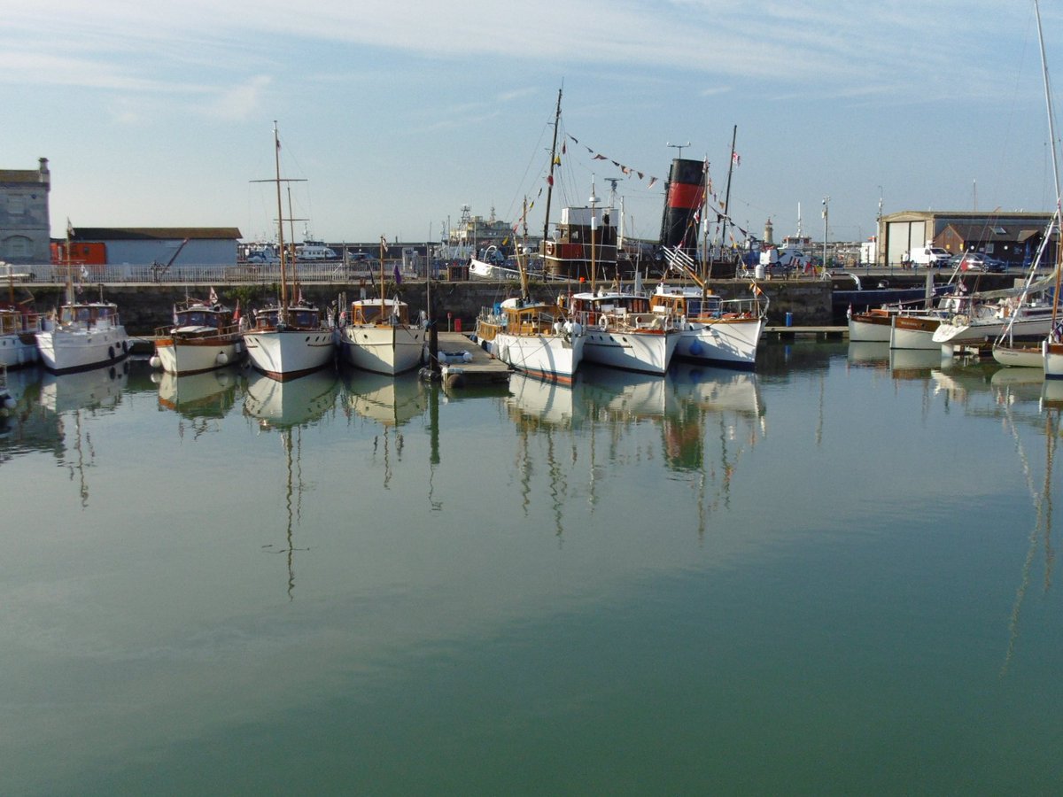 hentastic1's tweet photo. A fine collection of @Dunkirk_ships in the harbour early morning. @RamsgateTown https://t.co/AGkUdf6XS0