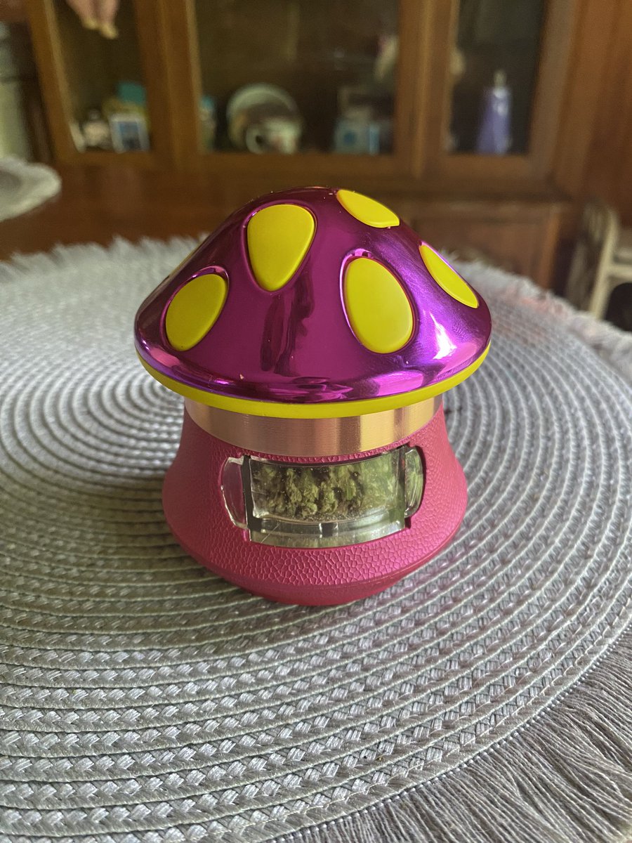 24hoursofj26856's tweet photo. So spoiled new coach purse and new Grinder🥰💕😍💋👑🤩😘👏💯🔥🙏💨 https://t.co/fhAzgmMyAP