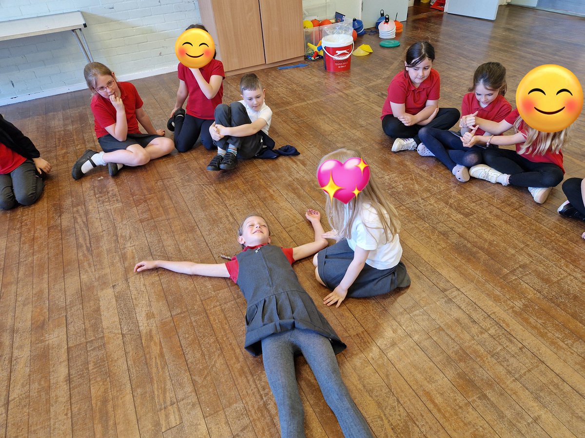 AnstonBrook's tweet image. Year 3 have been focussing on first aid and learning about what to do in an emergency…we put our friends in the recovery position and practised DRABC checks @WhiteWoodsPAT1