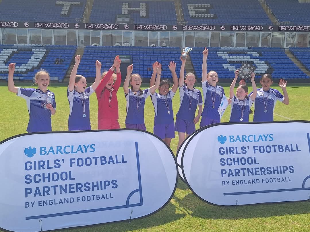 ⚽️Fantastic morning at Pboro United for the Pboro schools boys and girls football finals.⚽️

⭐️Massive well done to two of our partner schools!⭐️

🥈Oakdale Primary school finishing runners up in the boys final.

And well done to Orton Wistow Girls team who won the tournament!🏆