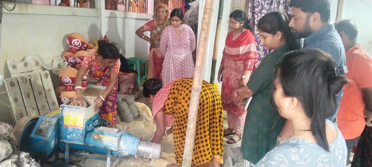 DMWest_Tripura's tweet image. On 20.05.2025, ADM &amp;amp; Collector, West Tripura visited SHG centres under Old Agartala RD Block along with TRLM team. Reviewed livelihood progress &amp;amp; encouraged rural women entrepreneurs.

#TRLM #SHG #WomenEmpowerment #WestTripura #RuralDevelopment