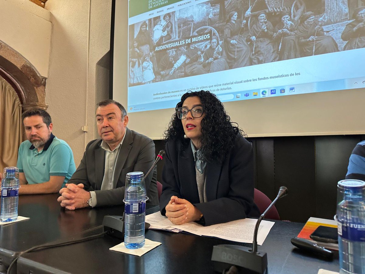 🏛️✅ En marcha'l decretu que va reforzar los equipamientos que formen la Red MEDA.
La conseyera de Cultura, <a href="/av_gutierrez/">Vanessa Gutiérrez</a> reconociólos esta mañana como espacios clave pa dinamizar la vida cultural y el territoriu.
➡️Más info: acortar.link/pA0nef