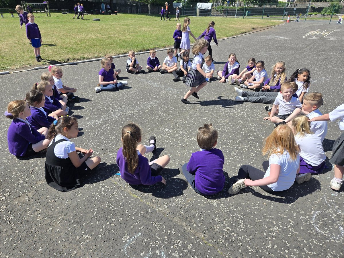 glebeps's tweet photo. From quiet reading in the shade to energetic organised games, our playground offers something for everyone! 🌳📖⚽ Creating a space where all children can play their way. #InclusivePlay #PlaygroundFun #Wellbeing https://t.co/bYqGIyk7A2