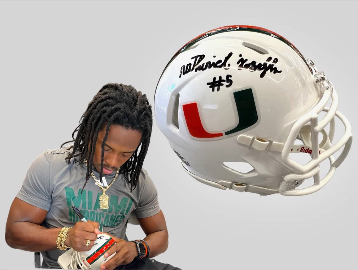 rayraythaboy's tweet image. Miami fans! My signed mini helmet is now available at @MiamiHTS Get it now in-store or online! LINK: miamihts.com/collections/raβ¦