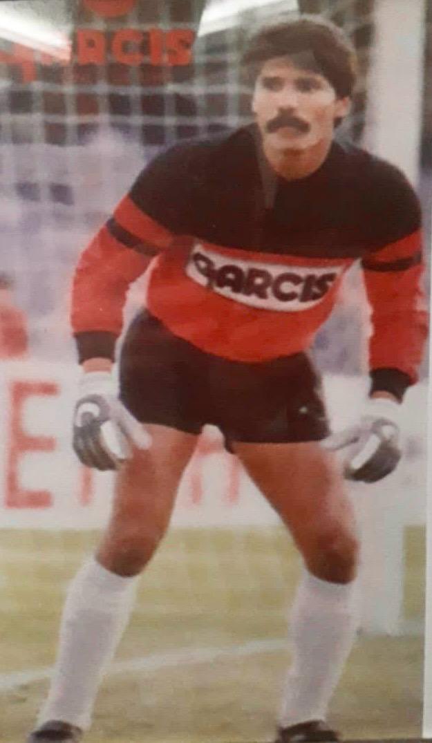 picasbecerril's tweet photo. Nachito Rodríguez: compañero, amigo y hermano. 

GRACIAS por creer en mí y por darme la oportunidad de formar parte de tu cuerpo técnico. 
GRACIAS, por esas alegrías, únicas e irrepetibles que fueron tus campeonatos logrados. 

Vuela alto Nachito; pronta aceptación a su familia. https://t.co/YIjieZzQMr