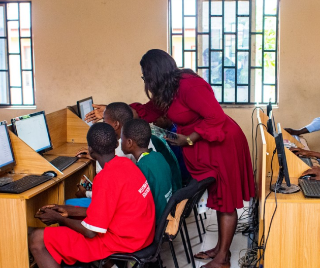 How does it work? Students attended twelve 90-minute sessions where they interacted in pairs with ChatGPT.

Teachers started each session with a suggested prompt, which was carefully designed to align with the science of learning and encourage the LLM to act as a tutor.