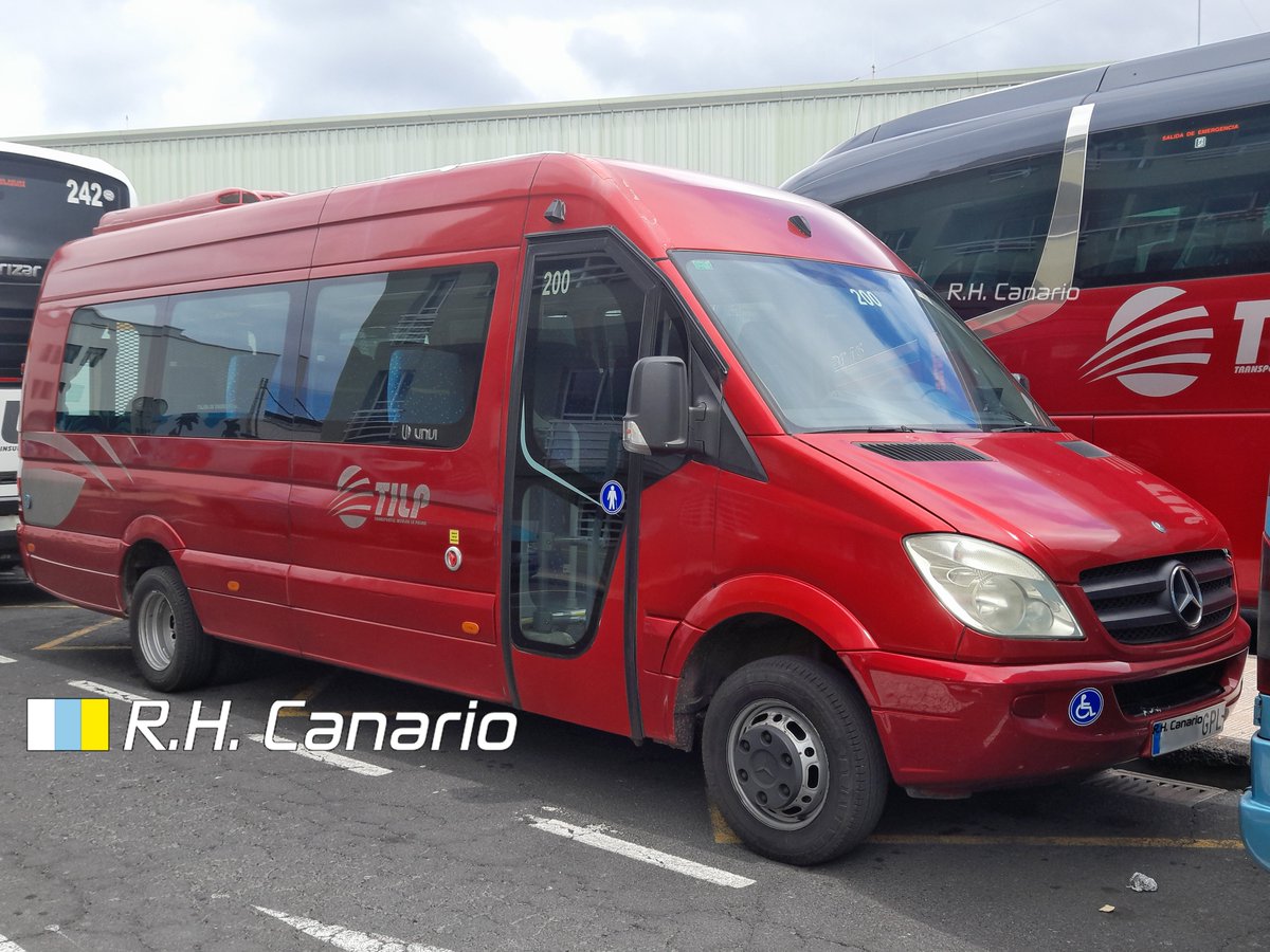 modcanario's tweet photo. 🇮🇨 Nº 200 Micro Guagua de Transportes Insular La Palma
🇩🇪 2006 Mercedes-Benz Sprinter R3LTE 515 CDI [W906] Unvi Vega

#MercedesBenz #MercedesBenzSprinter #MercedesBenzW906 #Unvi #UnviVega #Guagua #Guaguas #LaPalma #TransportesInsularLaPalma #TILP #BUS #Автобус #Autobus https://t.co/30QYqXLiJe