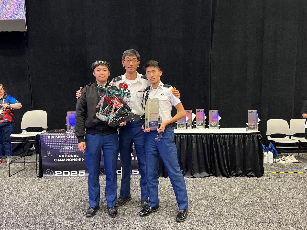 NMMI's tweet photo. 🤖🏆 Our JROTC cadets crushed it at the VEX Robotics World Championships, bringing home the win with skill, strategy, and teamwork 💪🌍
#VEXWorlds #JROTCChampions #RobotReady #STEMStrong #CadetExcellence #WeAreNMMI https://t.co/BFW0zeq9aO
