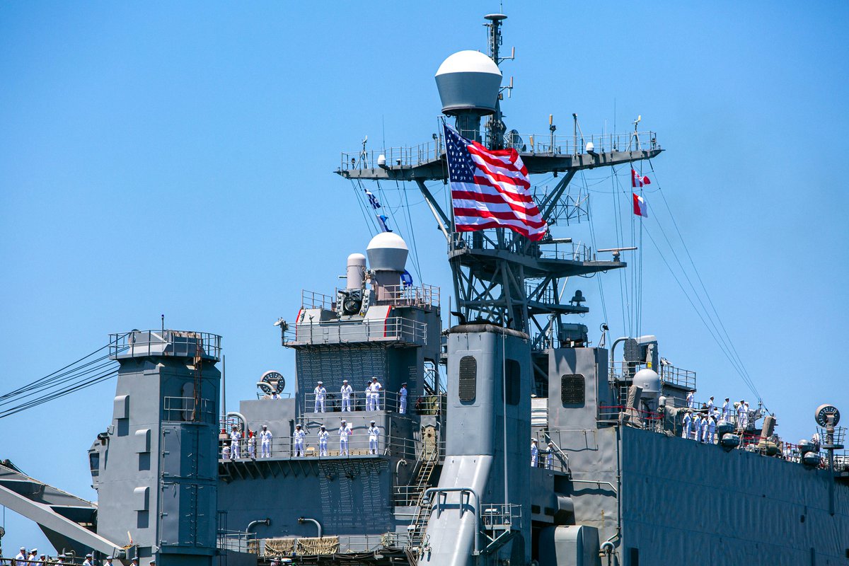 PortofLA's tweet image. USS Harpers Ferry (LSD 49)
🇺🇸⚓The #PortofLA is proud to welcome @USNavy dock landing ship USS Harpers Ferry (LSD 49) to Los Angeles for @LAFleetWeek! Public tours begin Friday. Best viewing location: Cabrillo Fishing Pier
More info: lafleetweek.com
#LAFleetWeek2025