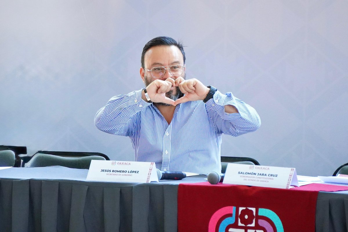 Le digo mis haters que paren de sufrir 😛, yo  les mando mucho amor.

Acá seguimos  trabajando por la transformación de #Oaxaca