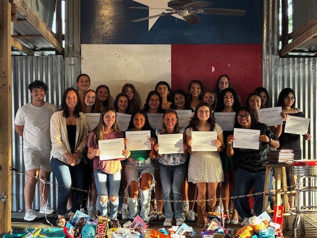 HuffmanLFSoccer's tweet photo. Last week was full of fun with the banquet and varsity picnic. Congrats to our team award winners.
Overall MVP - Reagan Lyle
Defensive MVP - Heidi Shrader
Offensive MVP - Cami Nelsen
Blue Collar Award - Lauryne Monroy
Falcon Award - Bliss Cline
Most Improved - Delaney Seals https://t.co/a1pJpvIl75