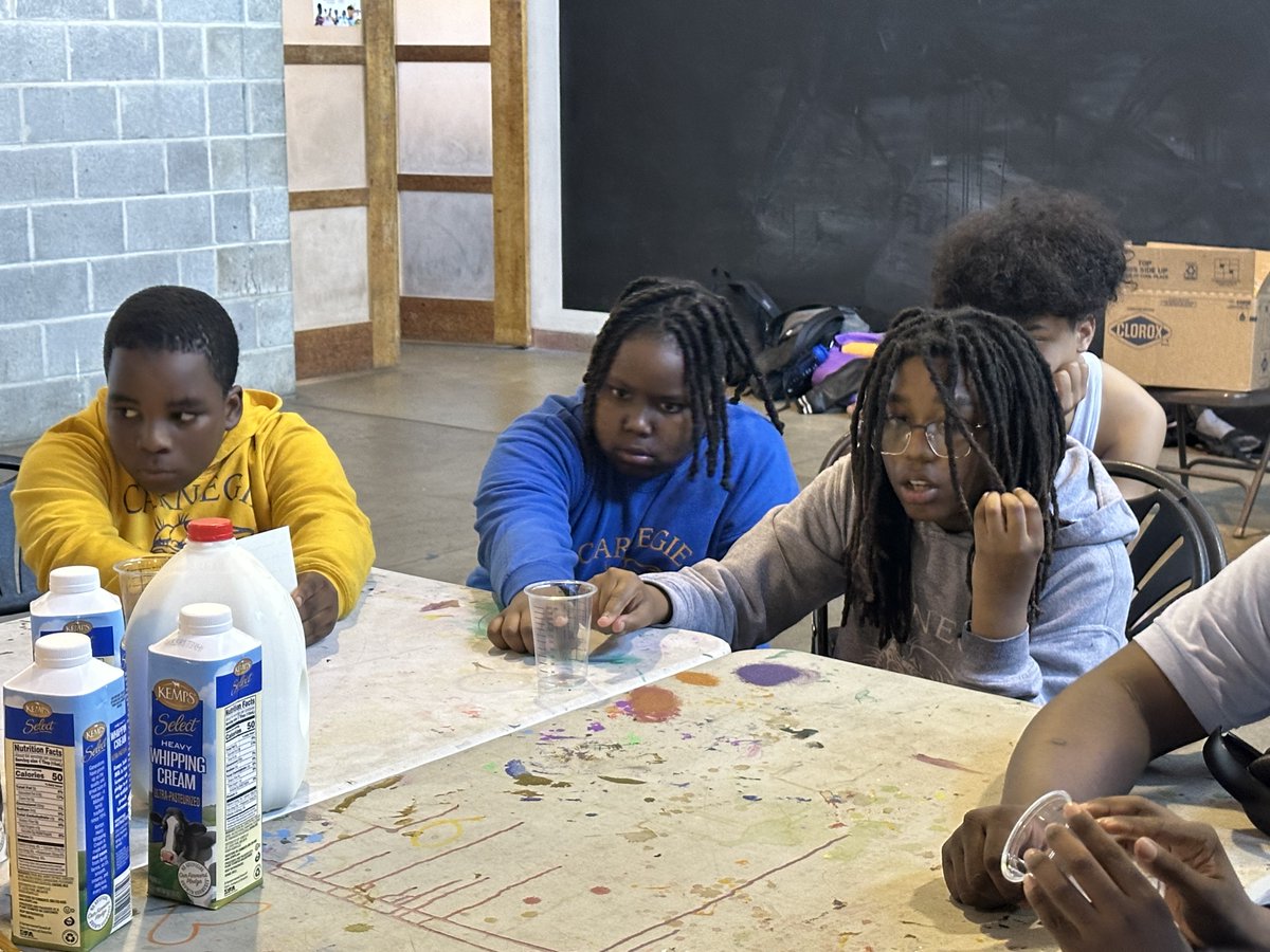 University of Chicago Materials Research Center tweet media