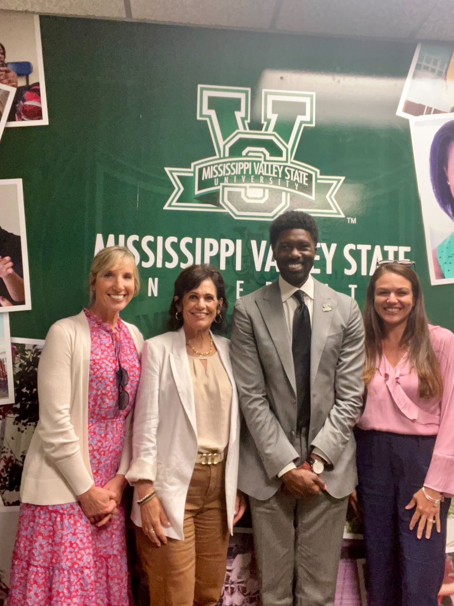 Instructure's tweet image. The #Parchment team hit the road last week! 🚗

From Hawaii to Mississippi, we had an incredible time connecting with our clients and hearing about their amazing results with our solutions. 🎉

👉 Thank you for welcoming us and sharing your wins!