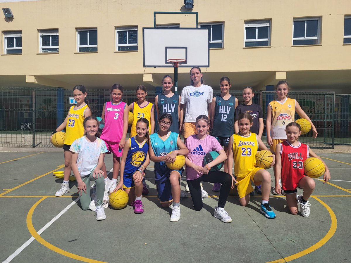 Nuestro equipo MINI FEMENINO coge el testigo de sus mayores y se clasifica para disputar la FASE FINAL de su categoría al ganar a Lepe por 50 a 44.

¡ENHORABUENA CHICAS!
💪🏻💪🏻💙🤍❤️🏀🏀