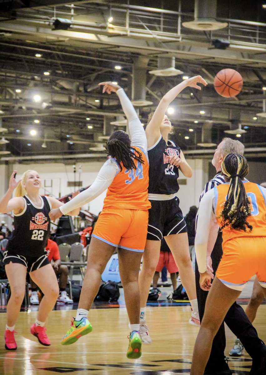 Caroline Kieffaber (@carokieffaber26) on Twitter photo Great 4-1 weekend in Houston! Thanks to my team and <a href="/TBWexposure/">Team Brandan Wright</a> for a strong tournament! See you soon Louisville 👀 #ClashOfTheClubs #run4roses #Elite40League Great 4-1 weekend in Houston! Thanks to my team and <a href="/TBWexposure/">Team Brandan Wright</a> for a strong tournament! See you soon Louisville 👀 #ClashOfTheClubs #run4roses #Elite40League