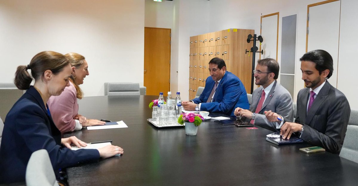 Ministry of Foreign Affairs - Qatar (@mofaqatar_en) on Twitter photo Advisor to Prime Minister and Foreign Ministry Spokesperson <a href="/majedalansari/">د. ماجد محمد الأنصاري Dr. Majed Al Ansari</a> Meets EU Official
#MOFAQatar Advisor to Prime Minister and Foreign Ministry Spokesperson <a href="/majedalansari/">د. ماجد محمد الأنصاري Dr. Majed Al Ansari</a> Meets EU Official
#MOFAQatar