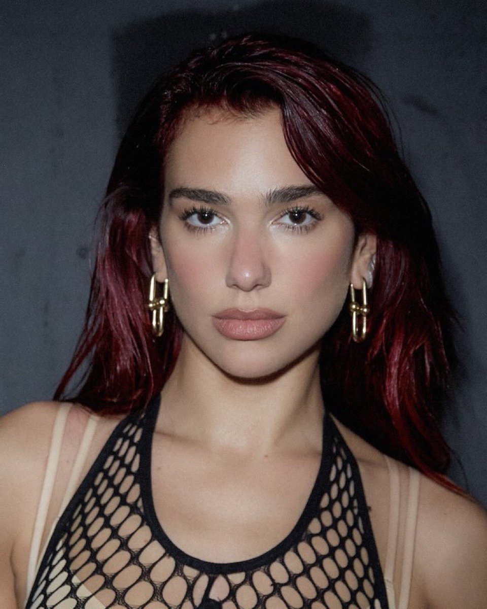 PopCrave's tweet photo. Dua Lipa was the most played artist of 2024 across radio, TV and public places in the UK. https://t.co/Yza82EfJiP
