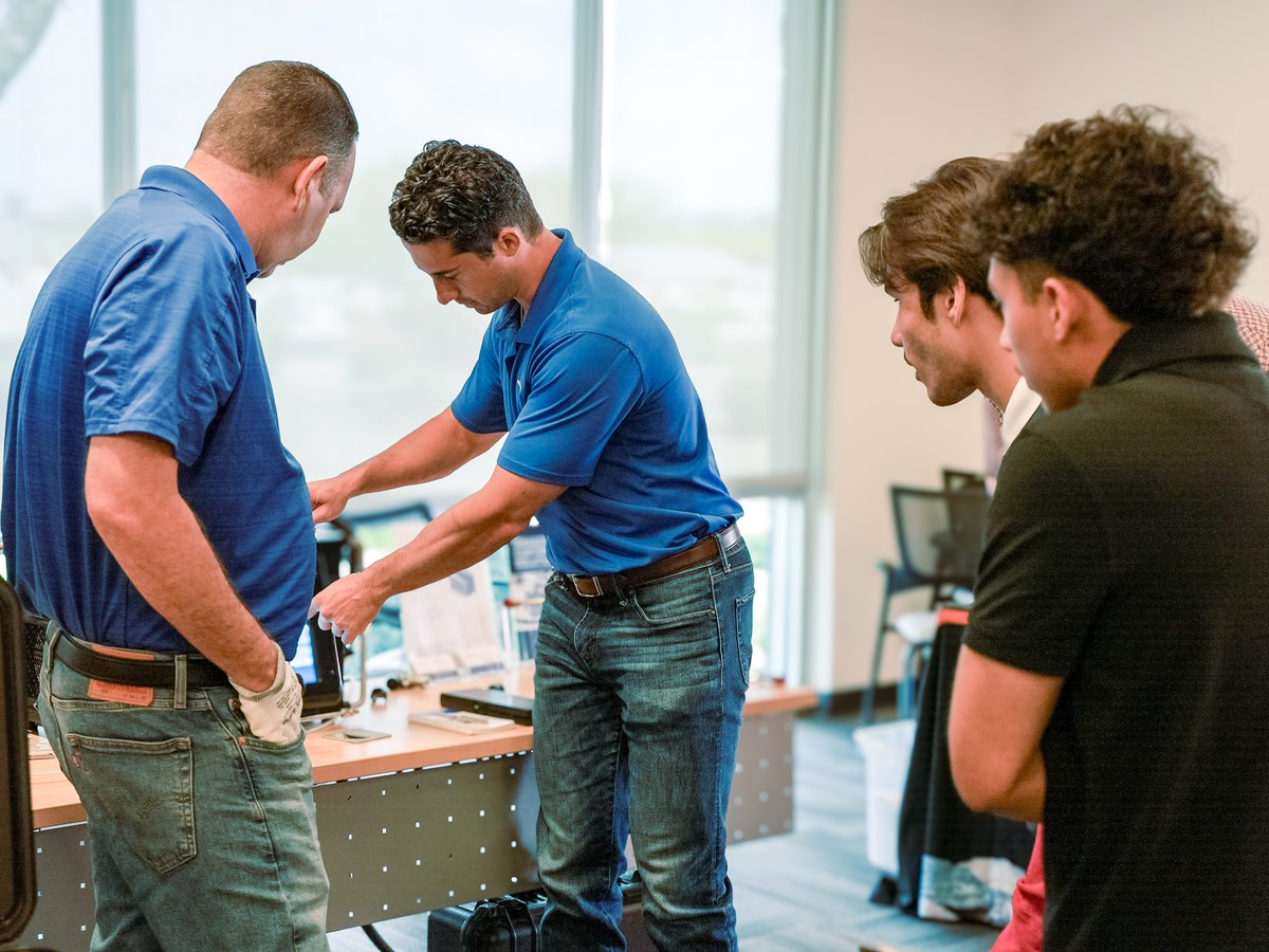 Earlier this month, West-MEC's Welding Technology students had the valuable opportunity to connect with industry professionals at the Welding Expo!.🧰💥

A heartfelt thank you to our industry partners who joined us and generously shared their expertise.🤝

#WestMEC #CareerTechEd