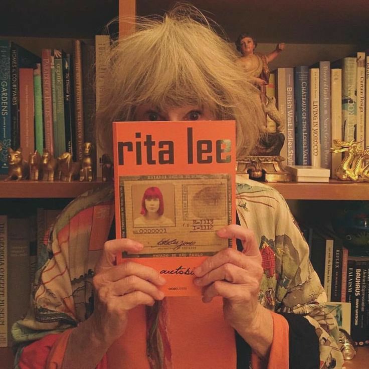 ritaacervo's tweet photo. Uma das fotos mais icônicas da Rita https://t.co/YDLb50FLol