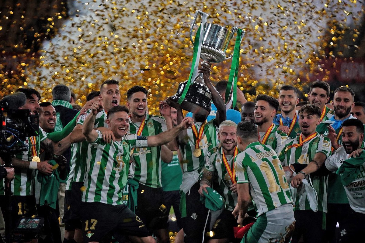 La última vez que se sacó el misterio en el Corpus fué en el año 2022 y pasó esto.. 🏆💚