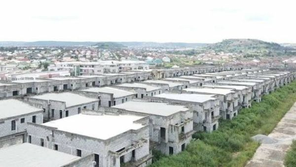 abati1990's tweet photo. Tinubu Govt To Sell 753 Duplexes Seized From Former CBN Governor To Nigerians
https://t.co/hHTz8uBrSZ https://t.co/cMB26qv9j4
