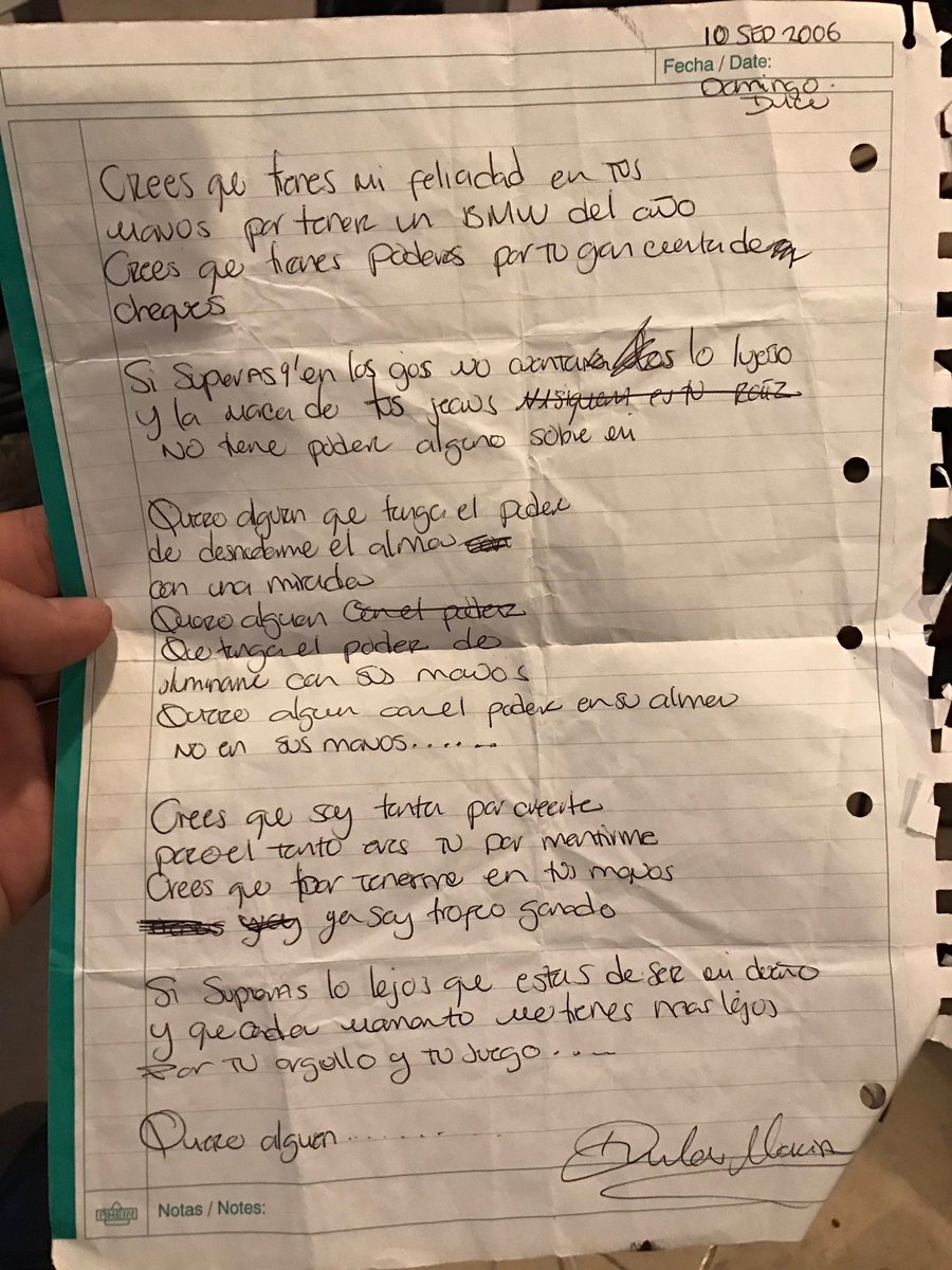 Petição pra <a href="/DulceMaria/">Dulce Maria</a> lançar um livro só com os manuscritos e pinturas originais:

📋📝