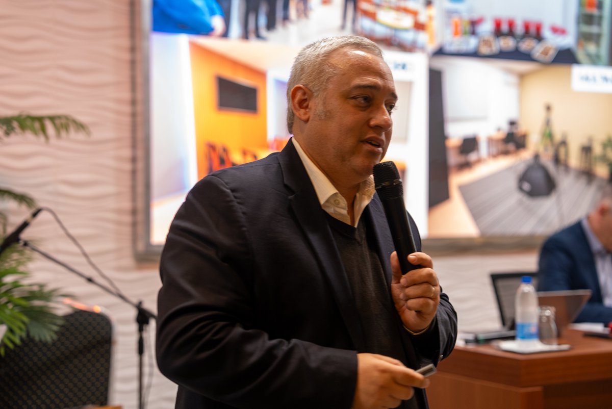 El pastor <a href="/GermanMPauletti/">Germán Martinez Pauletti</a>, líder del área de Publicaciones de la Iglesia, destacó la creación de un nuevo espacio del IDEC en la <a href="/UAPArgentina/">UAP</a> y el trabajo de los colportores en todo el territorio nacional y su impacto en las comunidades.