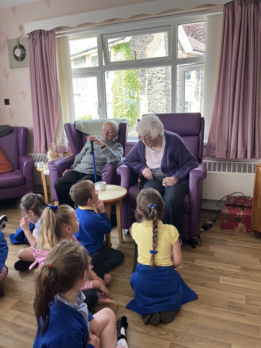 Yesterday, we visited the nursing home as part of our intergenerational work. 
Mrs Watkins used to teach in the old Blackwood Primary school! We loved listening to her stories about the past📚✏️