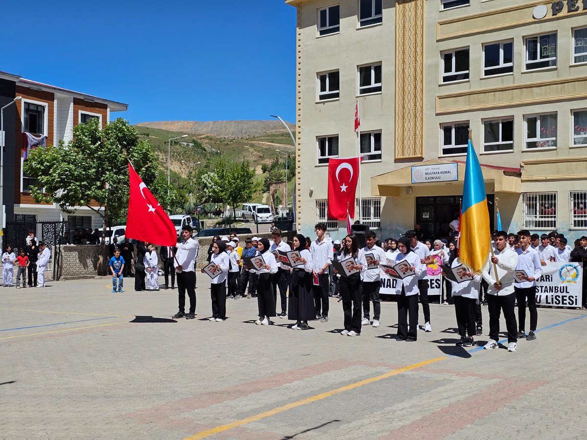 pervarimeb's tweet photo. 🇹🇷19 Mayıs Atatürk’ü Anma, Gençlik ve Spor Bayramı’nı büyük bir gurur ve coşkuyla kutluyoruz. https://t.co/tntfFJWBf7