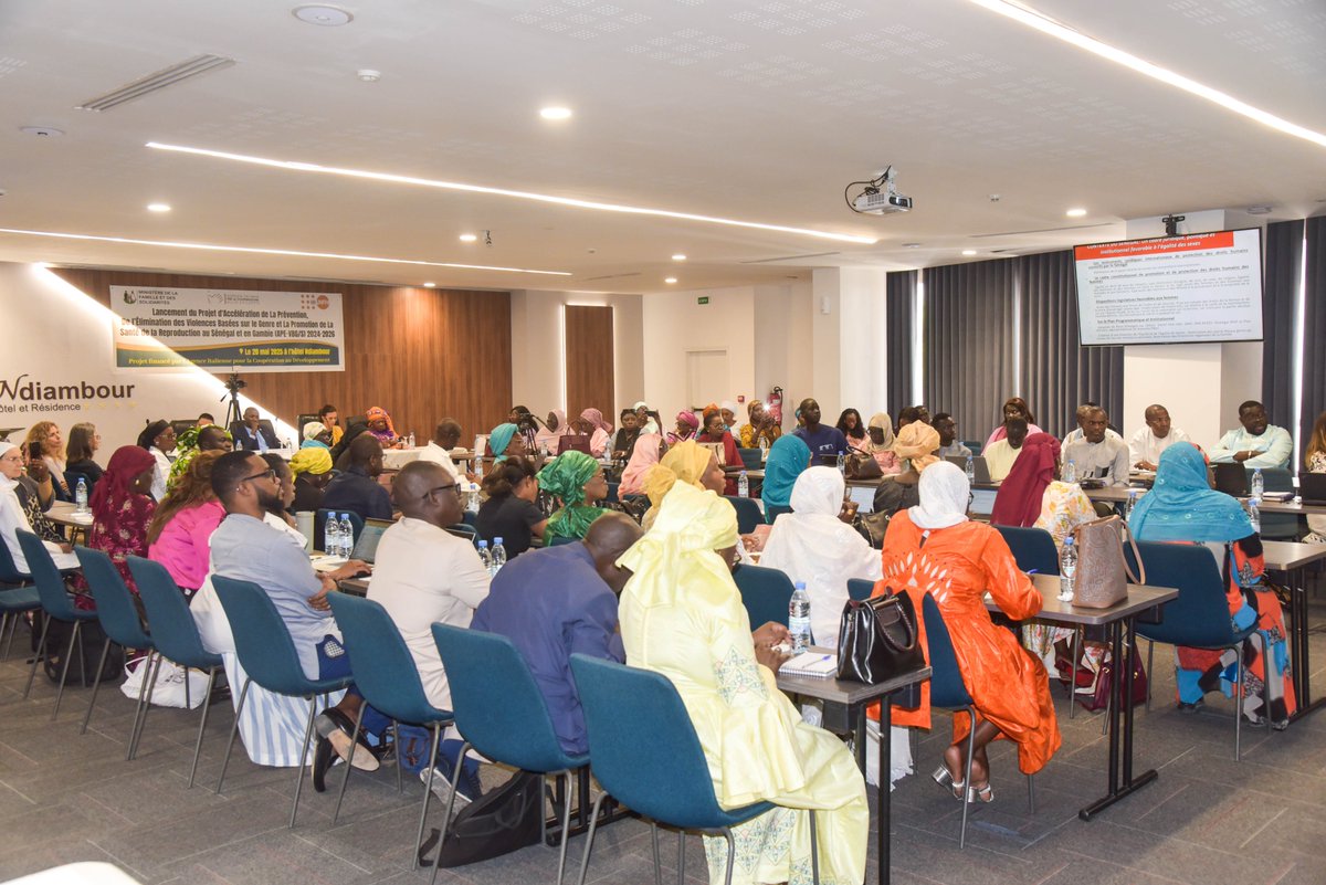 UNFPASénégal (@unfpasenegal) on Twitter photo Le @mfsgouvsn, l'<a href="/UNFPASenegal/">UNFPASénégal</a> & l'<a href="/AICSDakar/">AICS Dakar</a> lancent le projet #APE_VBGS ! 🇸🇳🇬🇲 M. Youssou DJITE Directeur de cabinet a présidé le lancement de ce projet clé contre les #VBG et pour la #SantéReproductive. Un pas de plus vers l'égalité et les ODD 3 & 5. Le @mfsgouvsn, l'<a href="/UNFPASenegal/">UNFPASénégal</a> & l'<a href="/AICSDakar/">AICS Dakar</a> lancent le projet #APE_VBGS ! 🇸🇳🇬🇲 M. Youssou DJITE Directeur de cabinet a présidé le lancement de ce projet clé contre les #VBG et pour la #SantéReproductive. Un pas de plus vers l'égalité et les ODD 3 & 5.