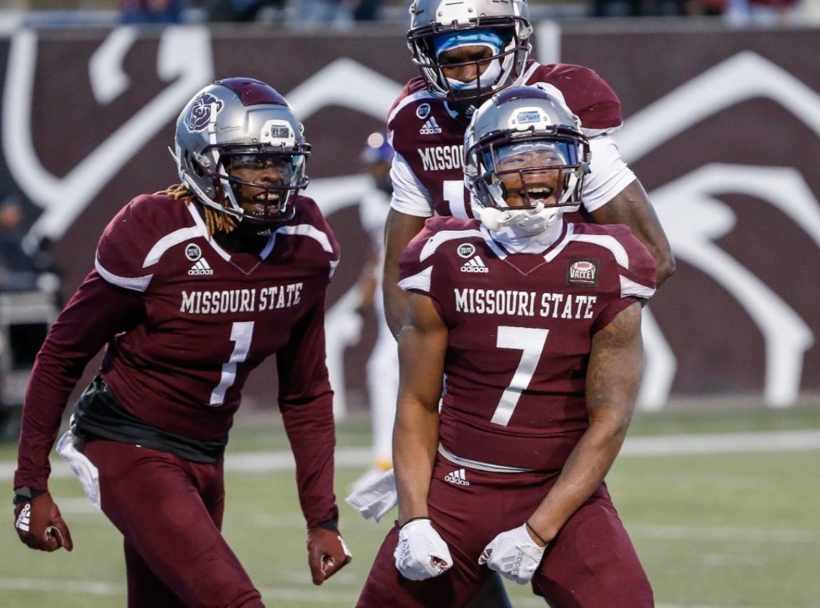 Alonzo Welch (@alonzo_welch6) on Twitter photo #Agtg Blessed and honored to receive an offer from Missouri State <a href="/MoStateFootball/">Missouri State Football</a> <a href="/CoachMorrisLOE1/">Coach Morris</a> <a href="/HornJagsRecruit/">Horn Jags Football</a> <a href="/CoachRobertt/">Robert Hayes Jr.</a> <a href="/Coach_Hughes2/">Coach Hughes</a> <a href="/CoachThomas_MSU/">Tramain Thomas</a> #Agtg Blessed and honored to receive an offer from Missouri State <a href="/MoStateFootball/">Missouri State Football</a> <a href="/CoachMorrisLOE1/">Coach Morris</a> <a href="/HornJagsRecruit/">Horn Jags Football</a> <a href="/CoachRobertt/">Robert Hayes Jr.</a> <a href="/Coach_Hughes2/">Coach Hughes</a> <a href="/CoachThomas_MSU/">Tramain Thomas</a>