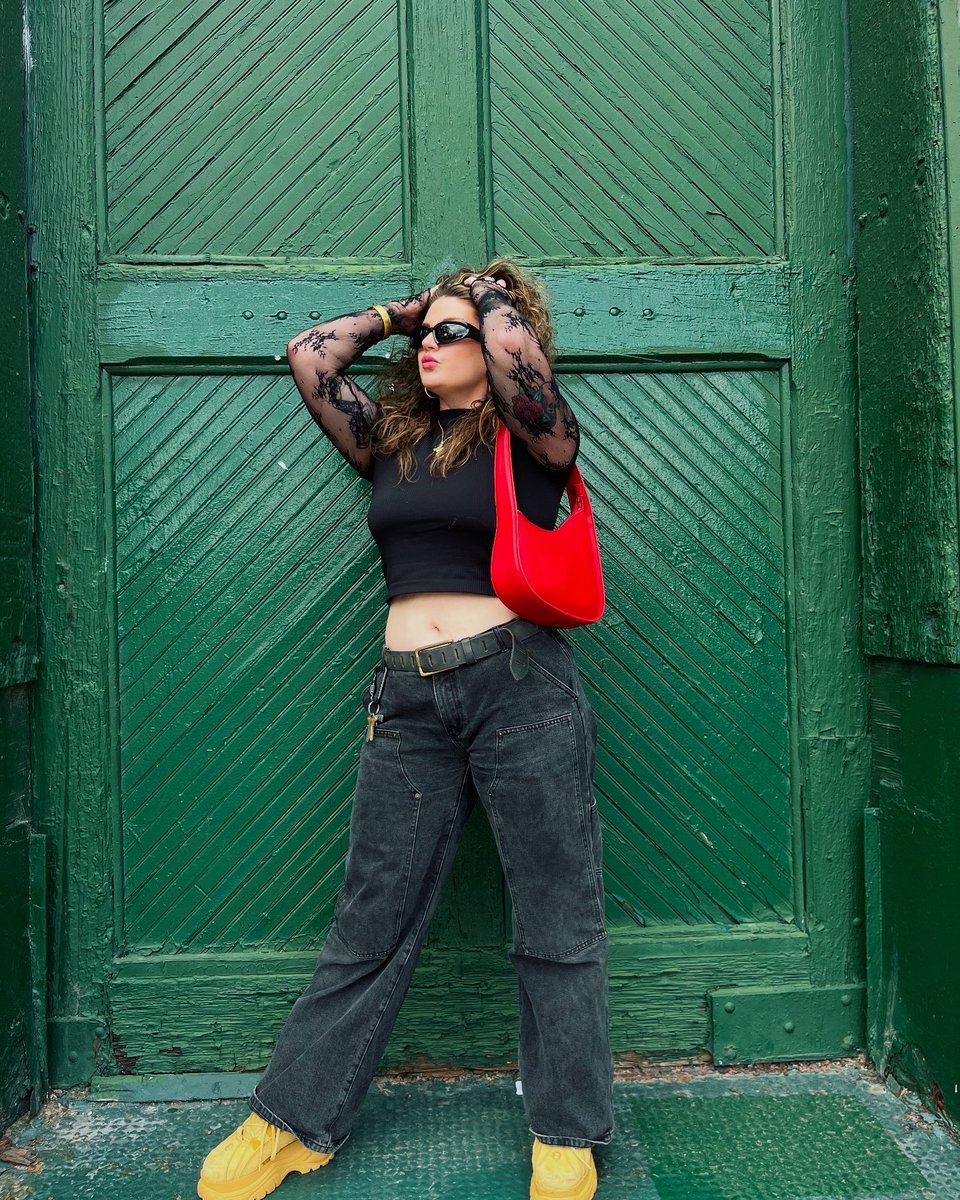 If I don’t see ur belly this summer I’m gonna be fuckin pissed