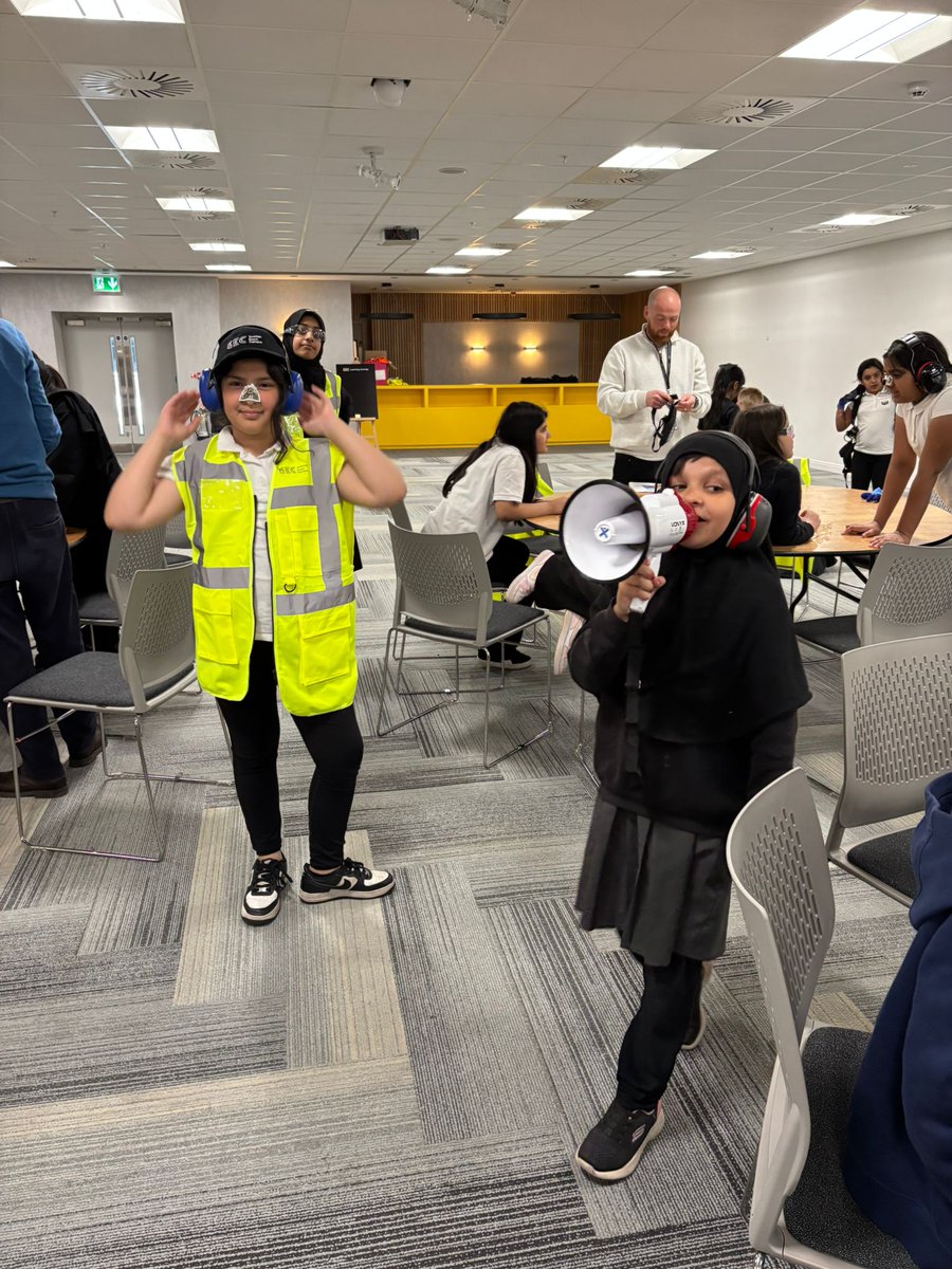 LorneStreetPS's tweet photo. Exciting tour around the @OVOHydro for our @P6LorneStreet and @P7Lornestreet children and staff. Thank you 🙏to the guides from @SECGlasgow https://t.co/mxAfeJIjqm