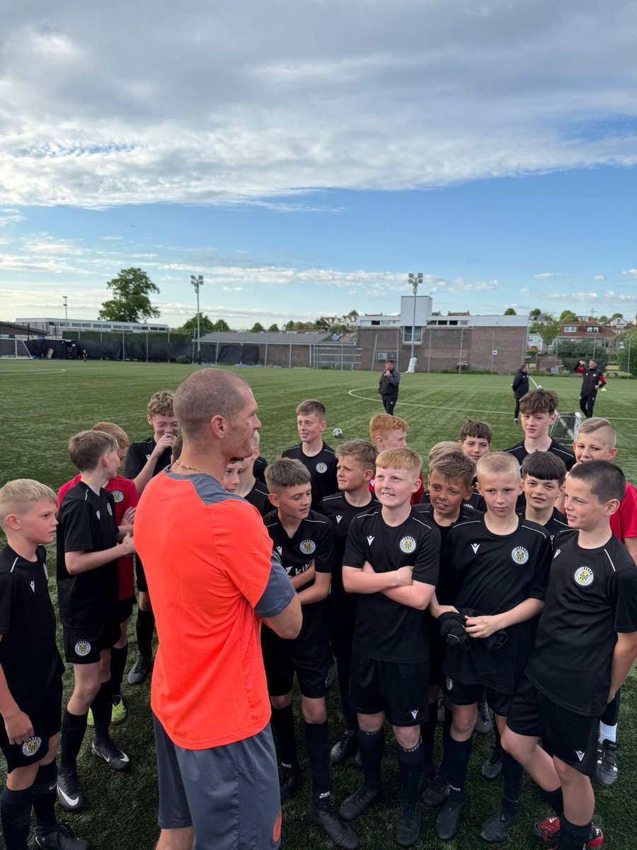 StMirrenAcad's tweet image. The U9s, U10s and U12s had a very special visitor at training tonight as @Gogic13 popped along for a Q&A before helping deliver with the U15s this evening! ⚽️