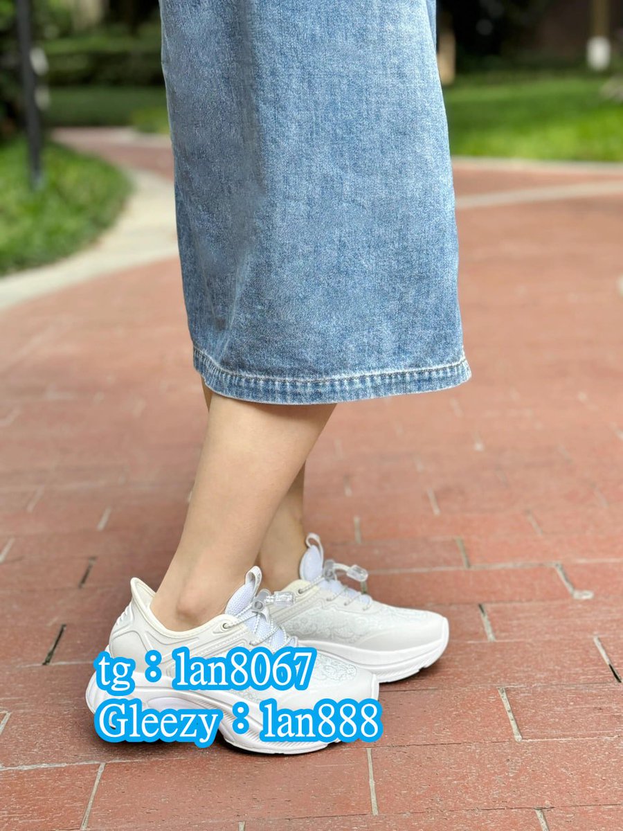 年紀大了  喜歡穿運動型  超舒服~~有人要和若蘭老師一起運動嗎？ #晨跑 https://t.co/bCdQR9j2Wx