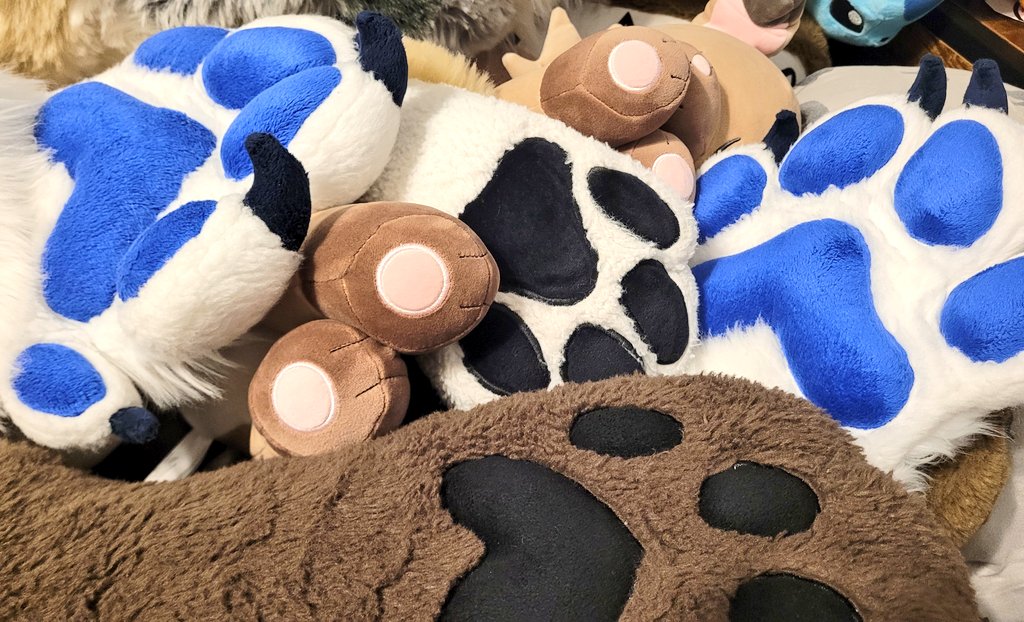 Its #PawDay 🐾
You know what to do!
Post some pawbs for paw day!