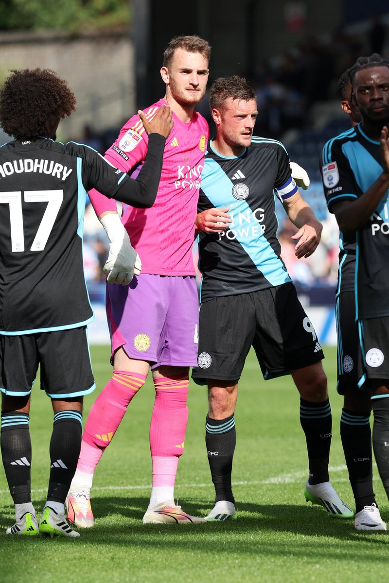 It was a privilege to be able to play alongside this man <a href="/vardy7/">Jamie Vardy</a> 💙🐐